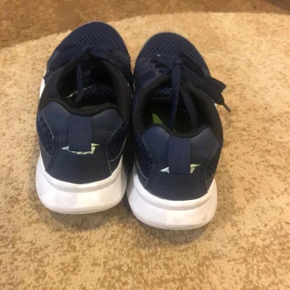 Avia-navy &white -sz 8 - Picture 2 of 3